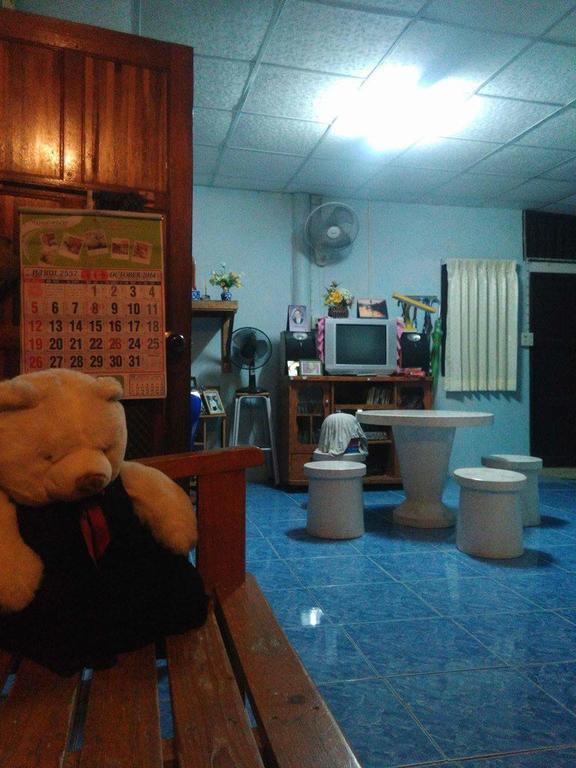 Patchaya Guesthouse Amphawa Ngoại thất bức ảnh