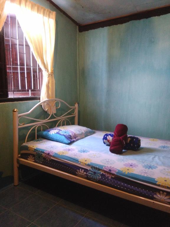 Patchaya Guesthouse Amphawa Ngoại thất bức ảnh