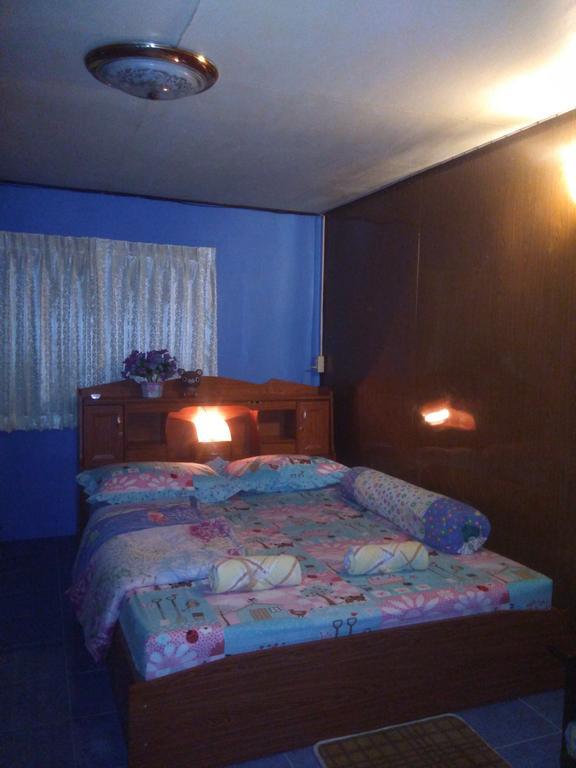 Patchaya Guesthouse Amphawa Ngoại thất bức ảnh
