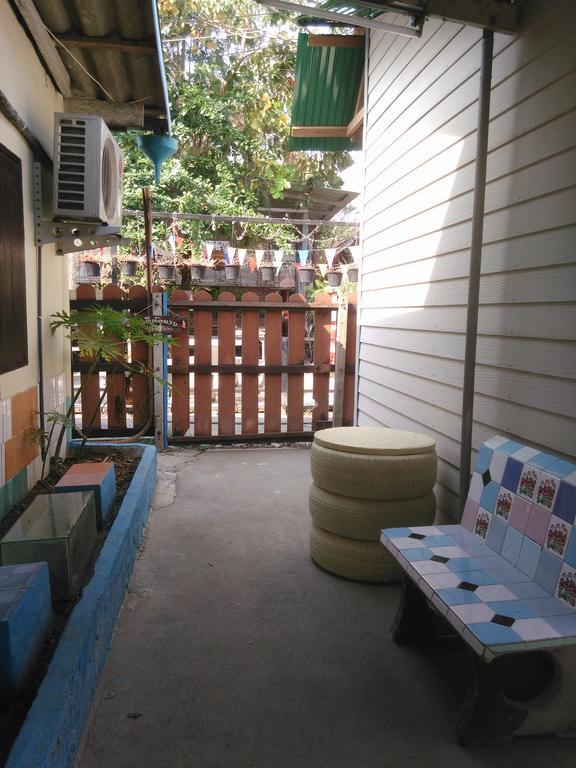 Patchaya Guesthouse Amphawa Ngoại thất bức ảnh
