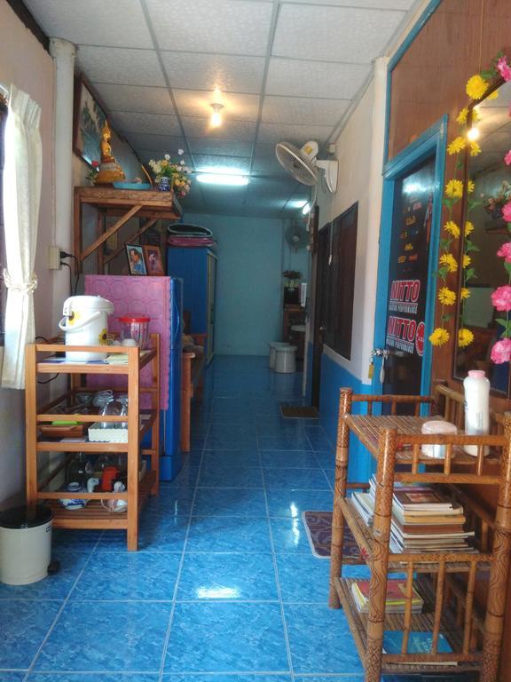 Patchaya Guesthouse Amphawa Ngoại thất bức ảnh