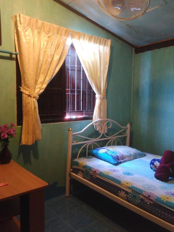 Patchaya Guesthouse Amphawa Ngoại thất bức ảnh