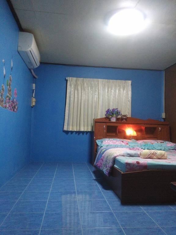 Patchaya Guesthouse Amphawa Ngoại thất bức ảnh
