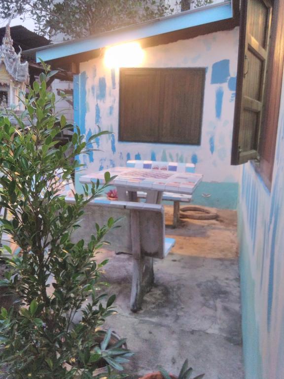Patchaya Guesthouse Amphawa Ngoại thất bức ảnh